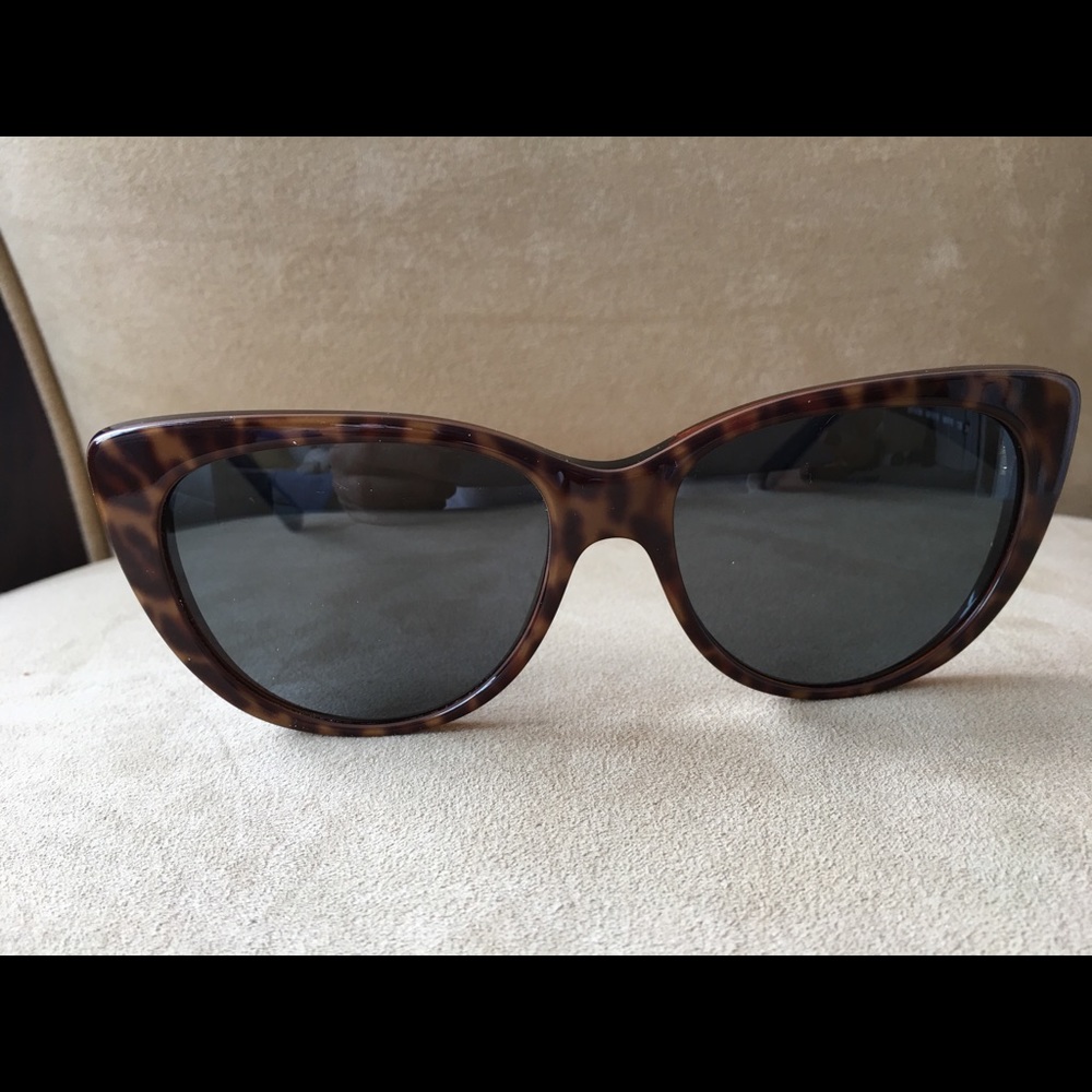 DKNY SUNNIES😎😎😎